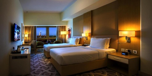 Metropolitan Hotel Dubai image 9